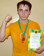 Торчоков Ризуан 
1983 г.р. вес 63 кг.
Тайский боксом занимается  пол года. 
Призёр Чемпионата Москвы по тайскому боксу среди любителей 2004 г. Провел 3 боя по тайскому боксу среди любителей
